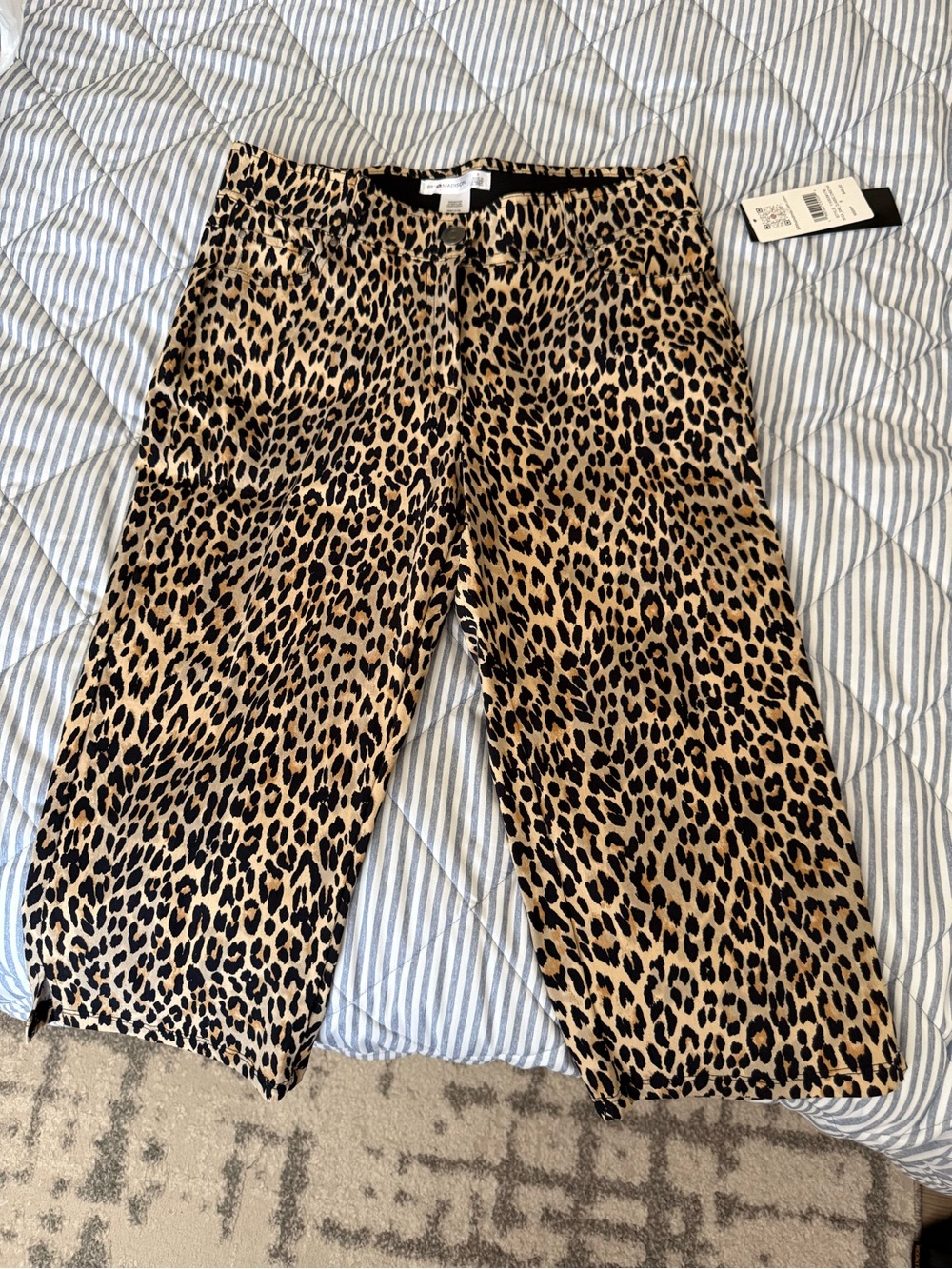 89th & Madison Leopard Print Capri